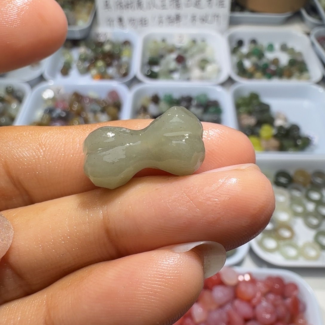 和田玉未镶嵌珠宝奇石