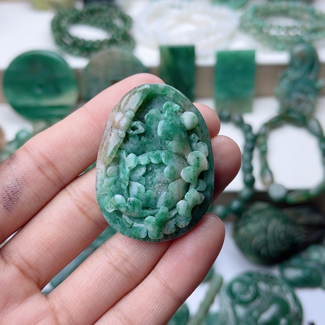 独山玉挂件未镶嵌