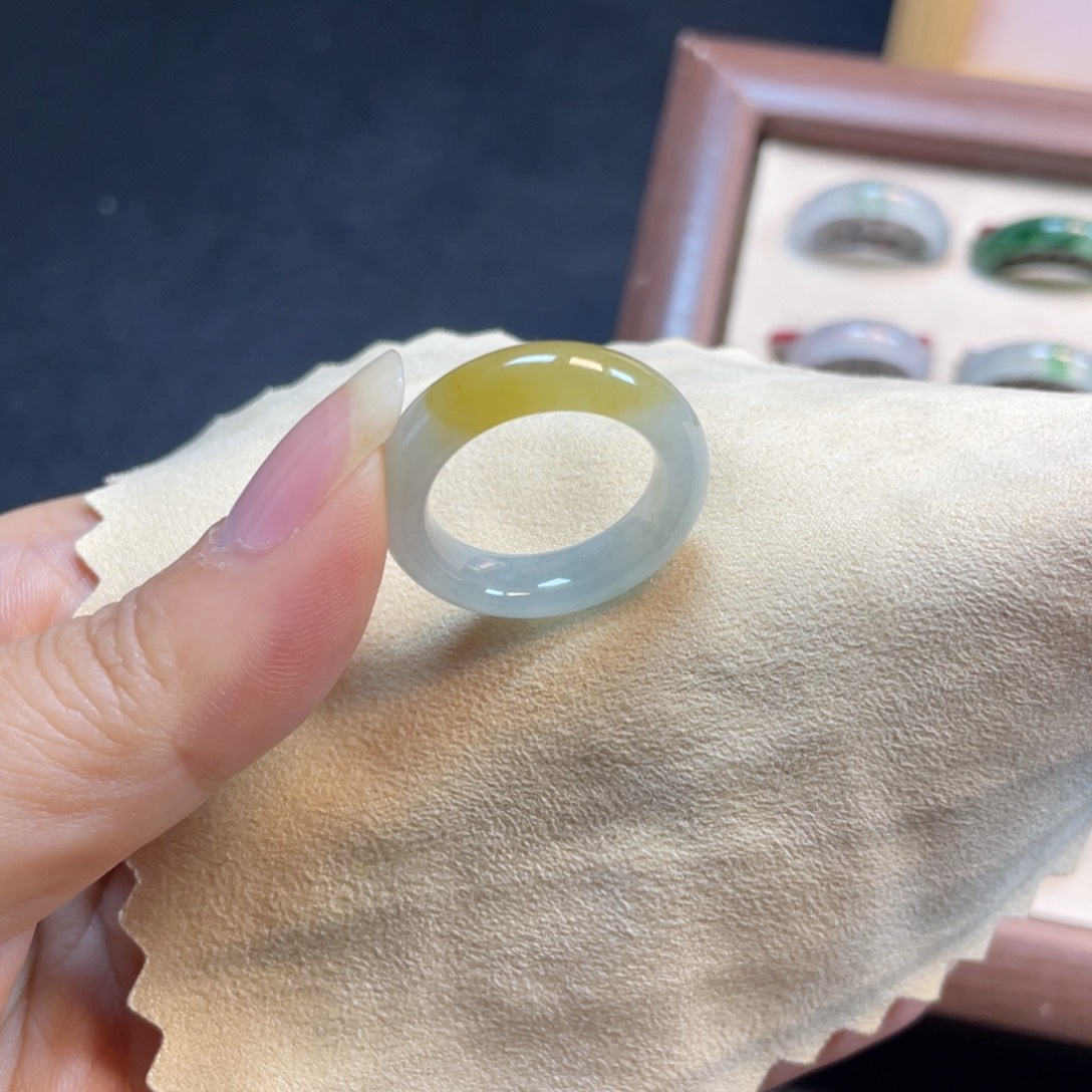 翡翠未镶嵌戒圈一颗柠檬 17