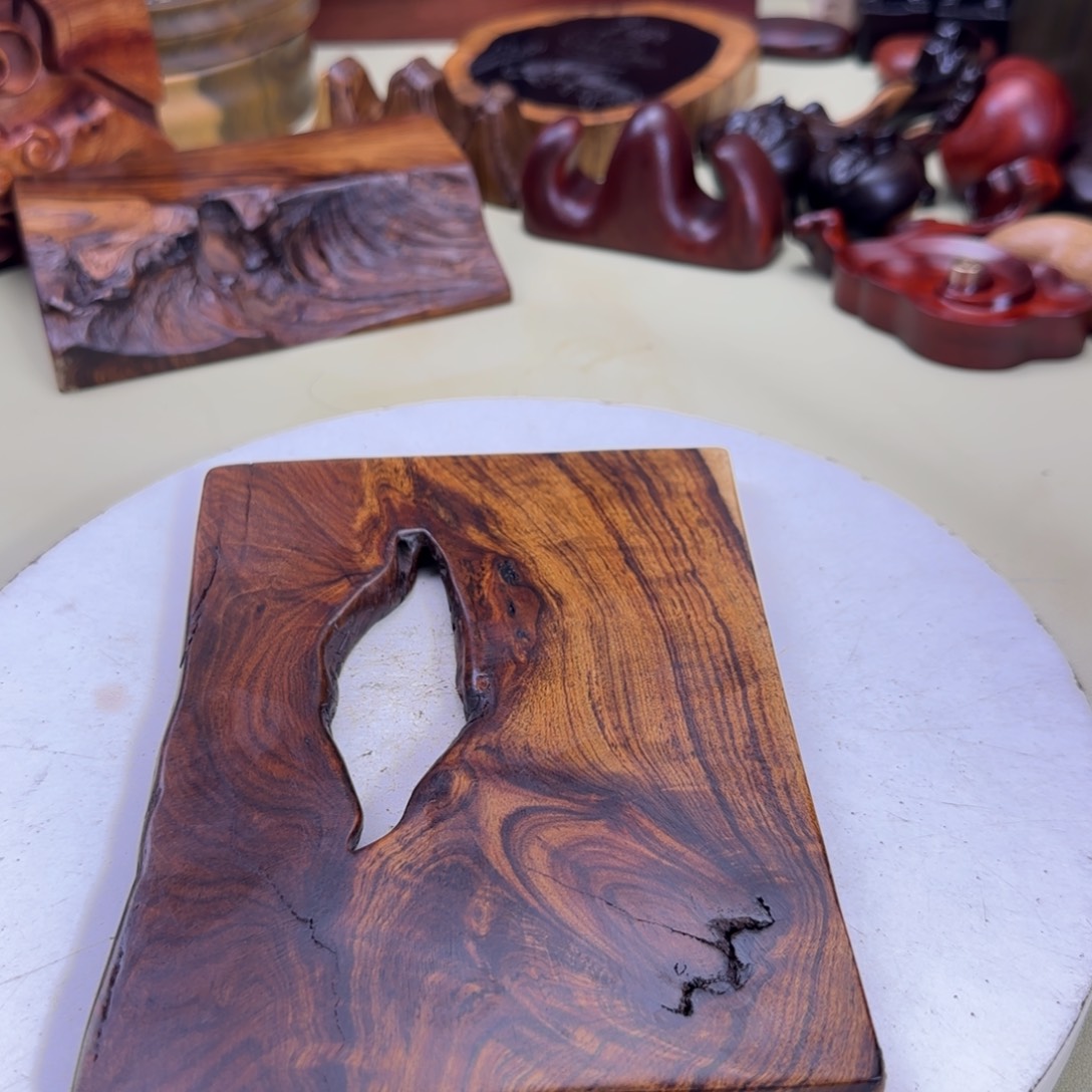 大果紫檀（缅甸花梨）布*