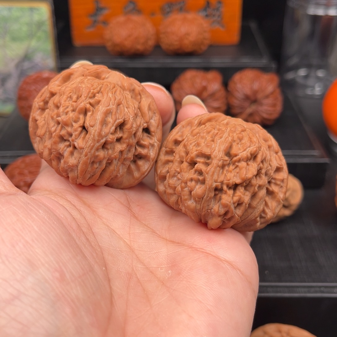 【闪购商品】文玩核桃吊坠煜****y四座楼44。  3021