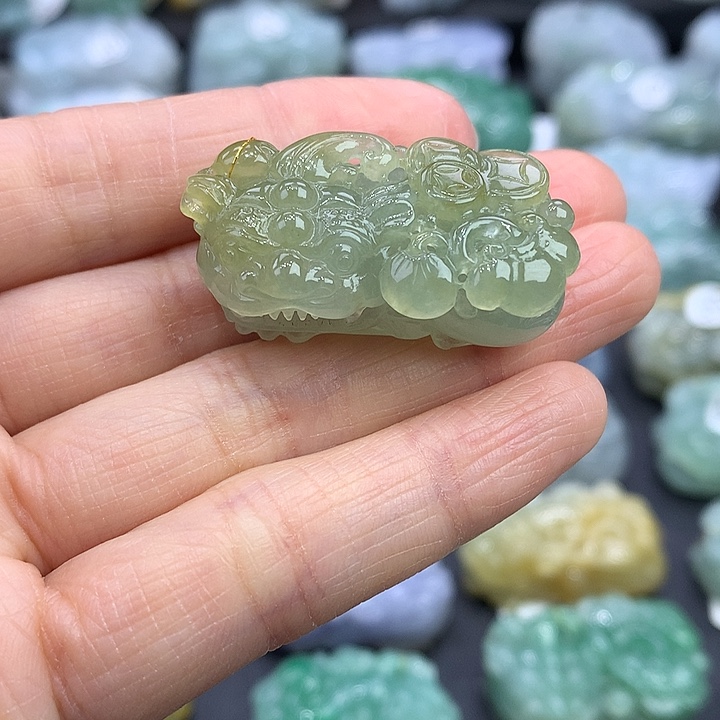 翡翠未镶嵌颈饰天然缅甸A货翡翠貔貅吊坠