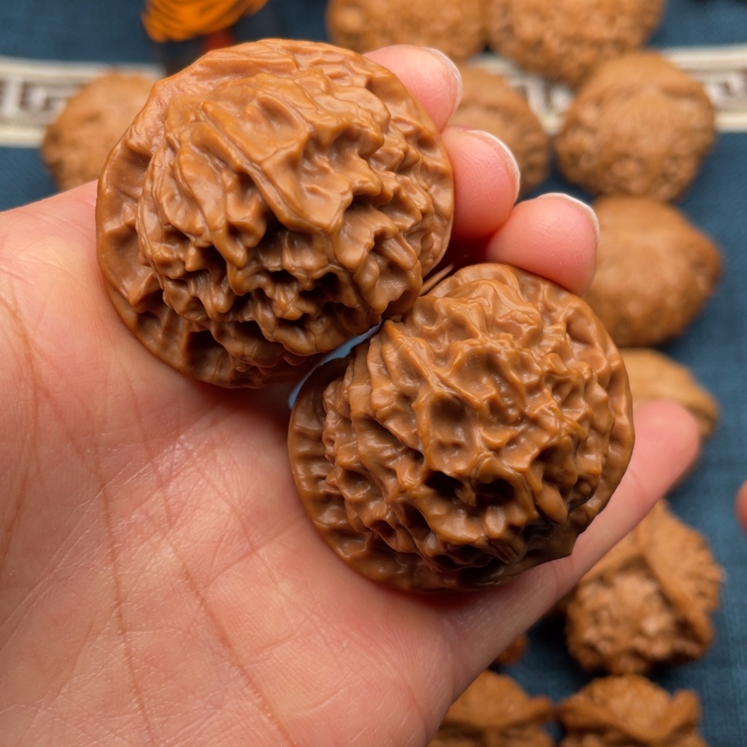 把件文玩核桃40全品毕业球龙鳞