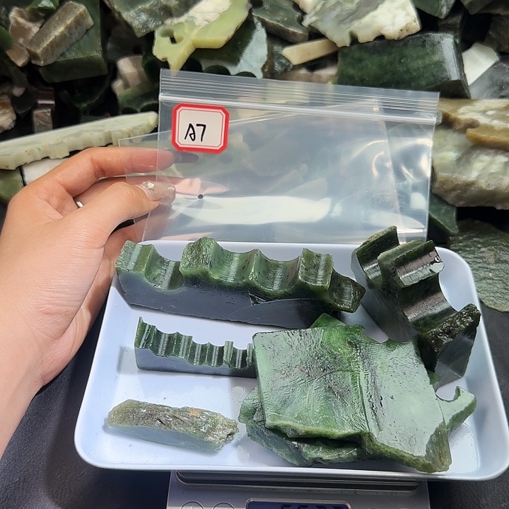 和田玉未镶嵌珠宝半成品