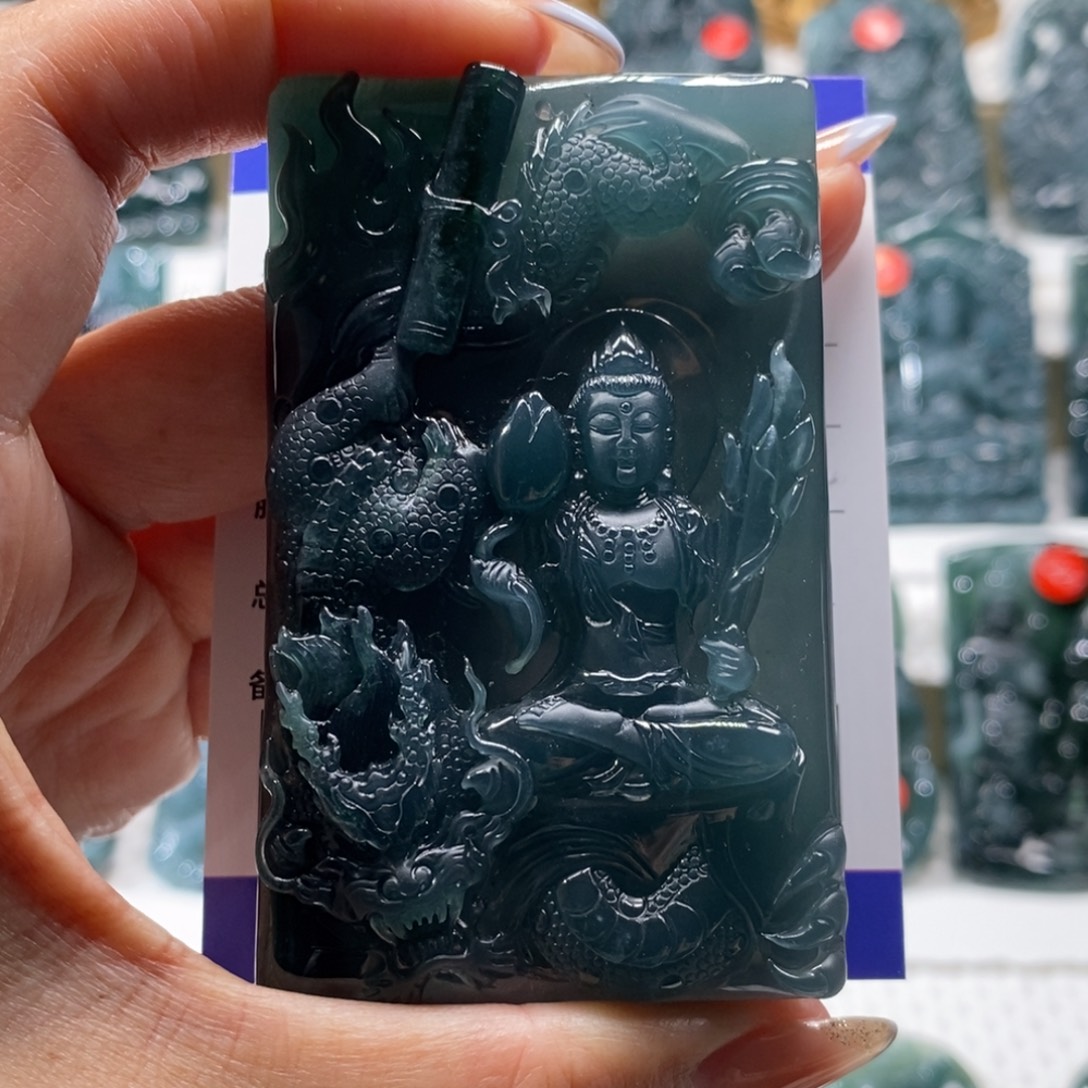 砍***货翡翠未镶嵌颈饰翡翠