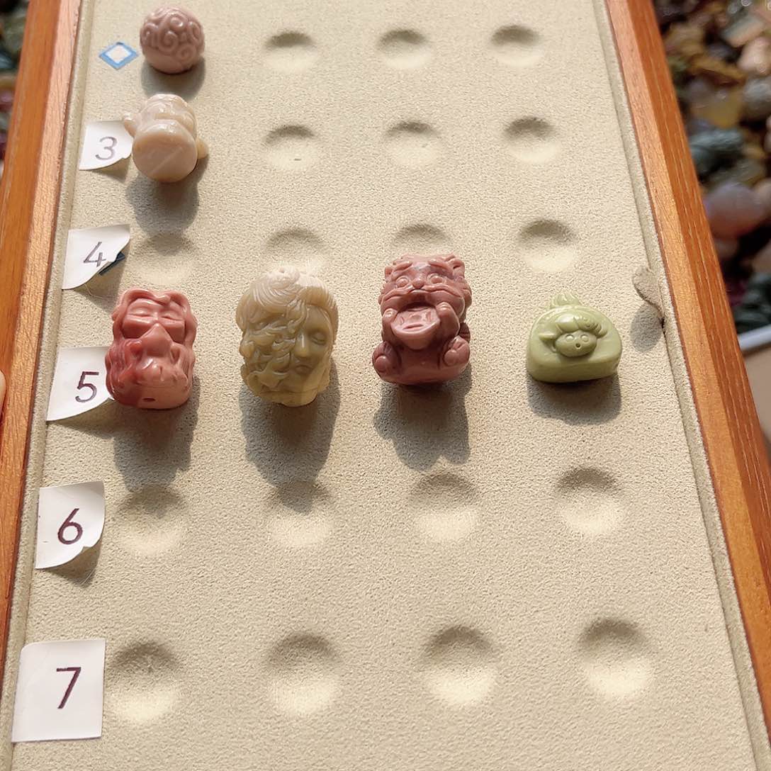 石英质玉6个未镶嵌弎*