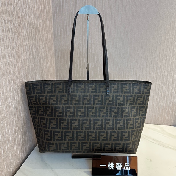 95新 FENDI/芬迪 一桃/98新/芬迪 老花单肩托特购物袋