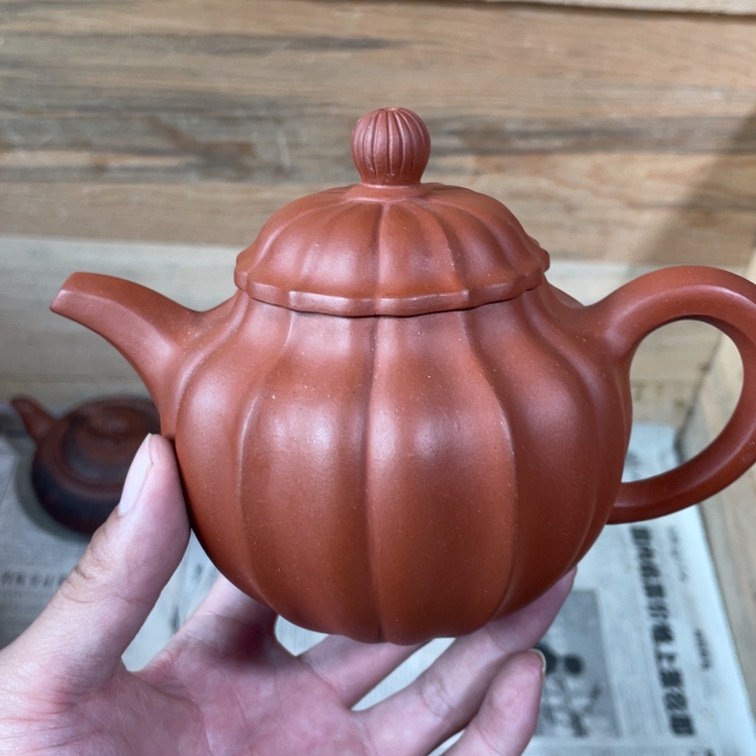 茶壶紫砂老厂紫砂壶一件。