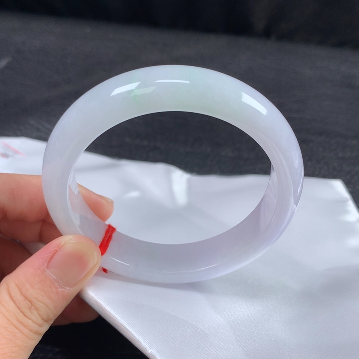 翡翠未镶嵌手镯   