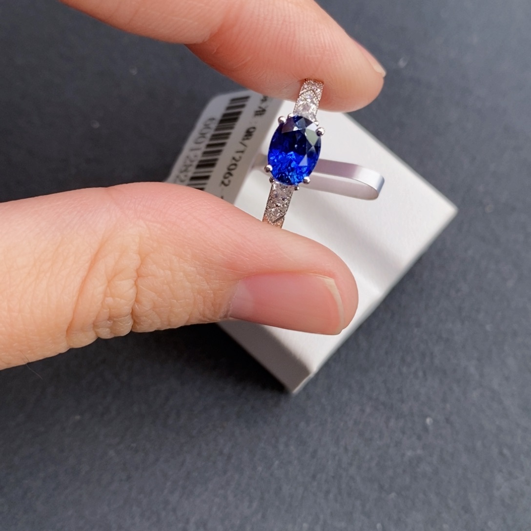 蓝宝石戒指18K金镶嵌乌*珠