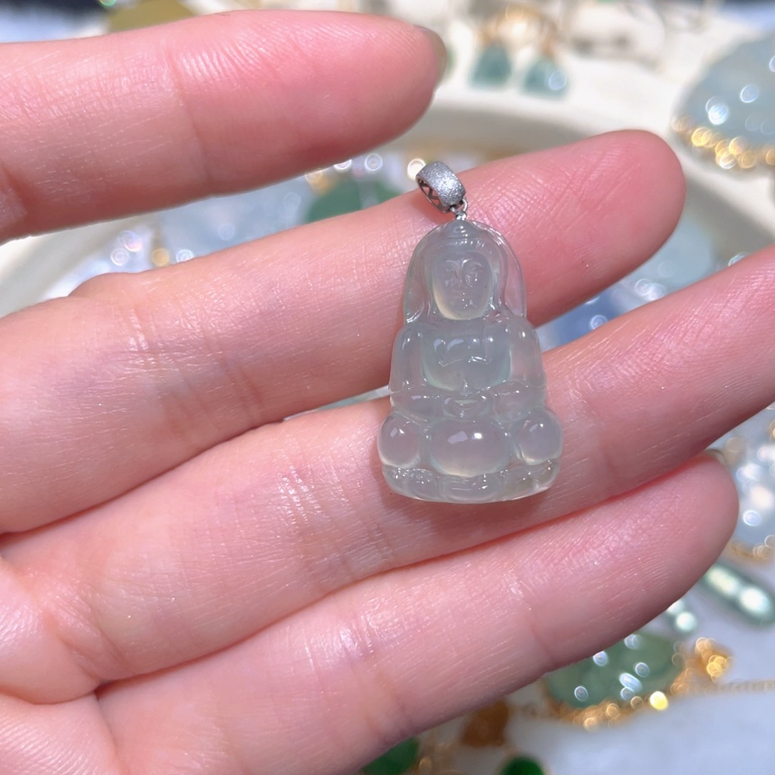 翡翠颈饰18K金镶嵌翡翠