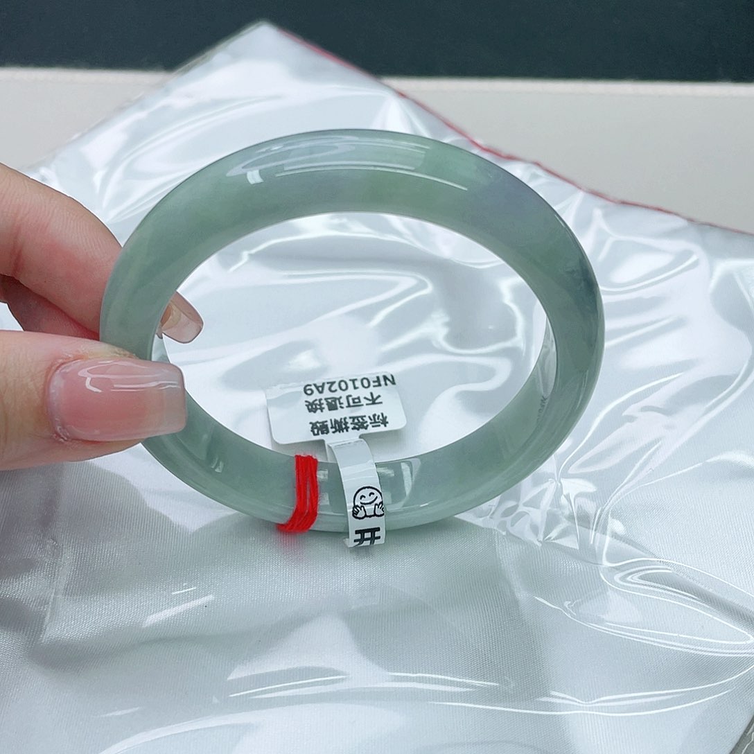 翡翠手镯未镶嵌正59