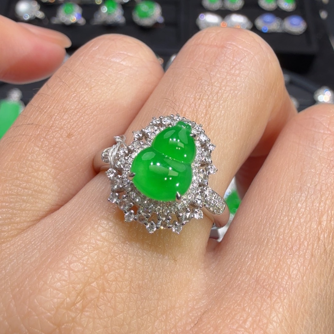 翡翠18K金镶嵌戒指收到货48小时鉴赏期