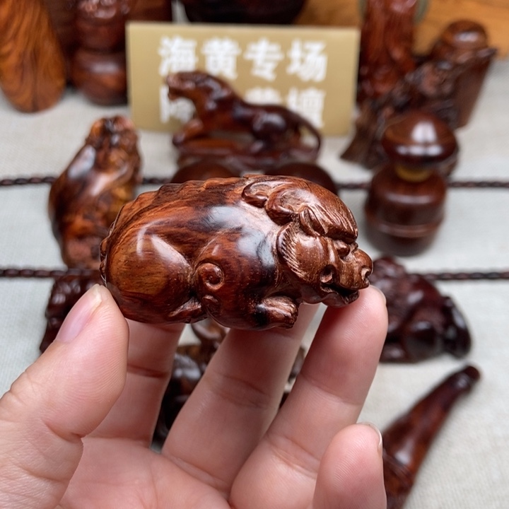 花梨木类端景台精*神貔貅