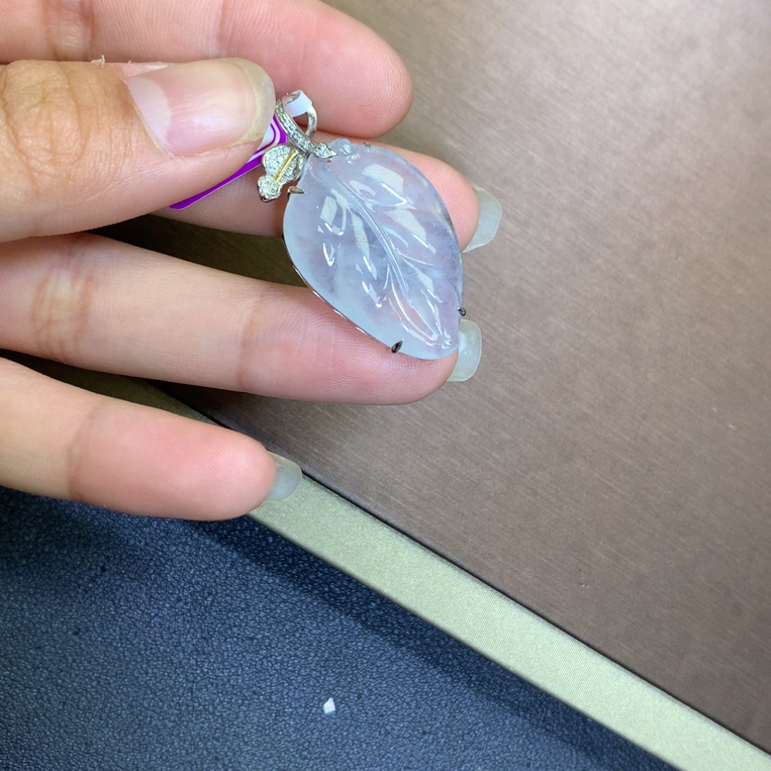 翡翠18K金镶嵌颈饰翡翠