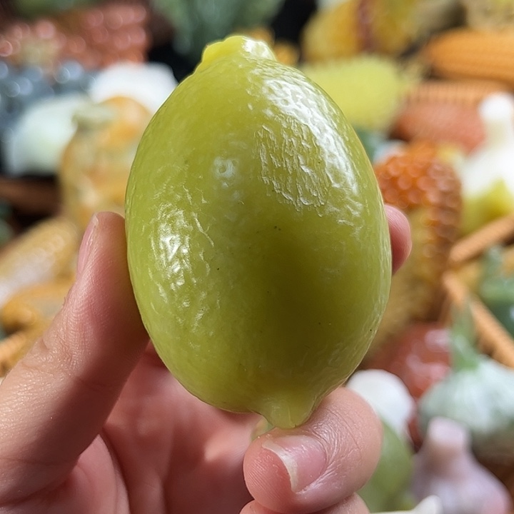 蛇纹石玉柠檬未镶嵌吉***、