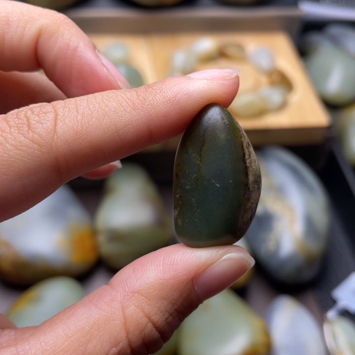 和田玉未镶嵌颈饰2