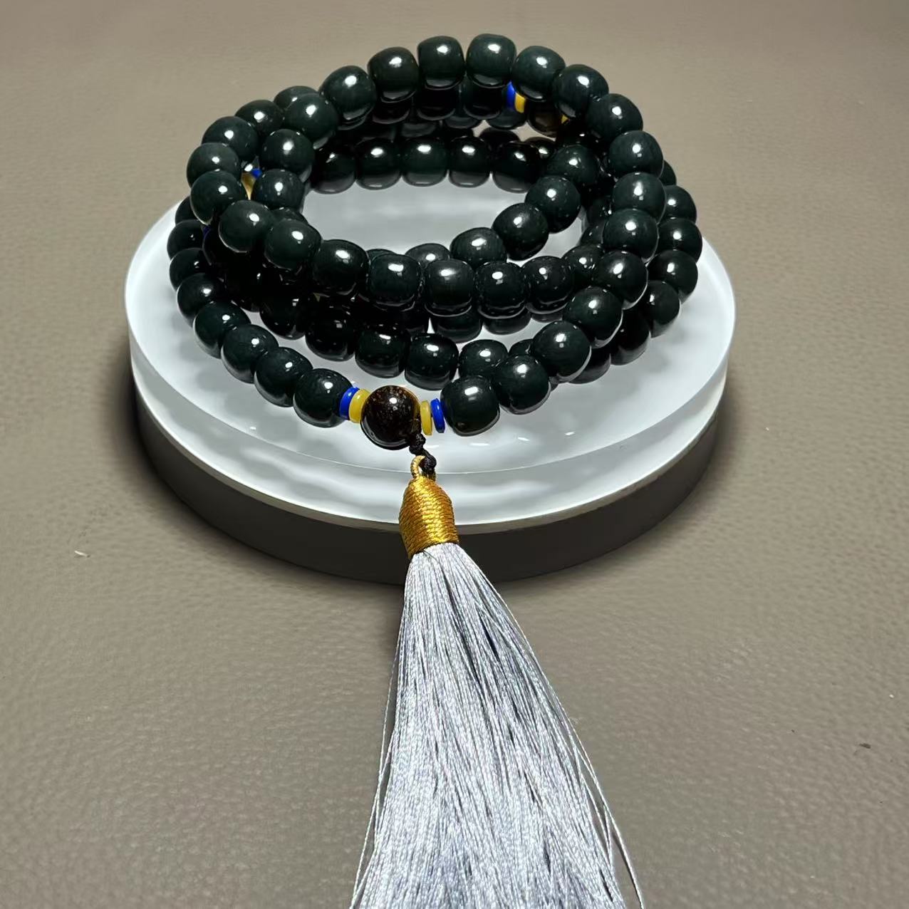 F2498珠宝玉石精选和田玉手串