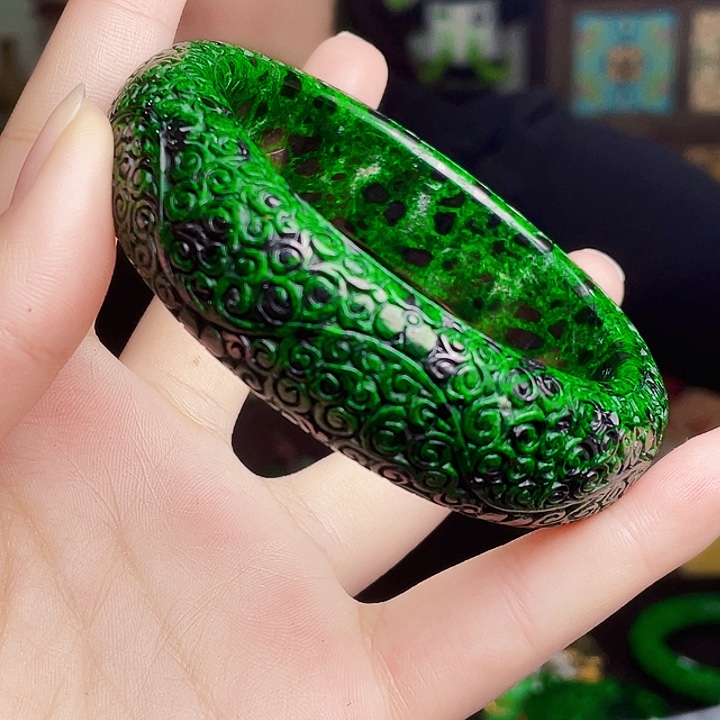 翡翠未镶嵌颈饰多样性62.5