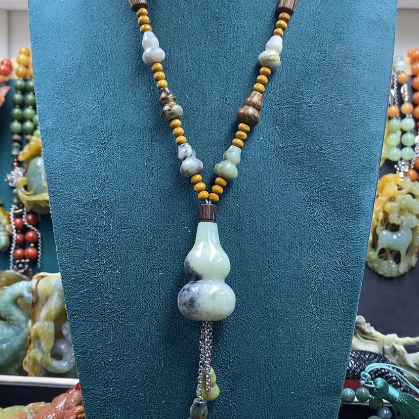 【闪购商品】蛇纹石玉吊坠未镶嵌