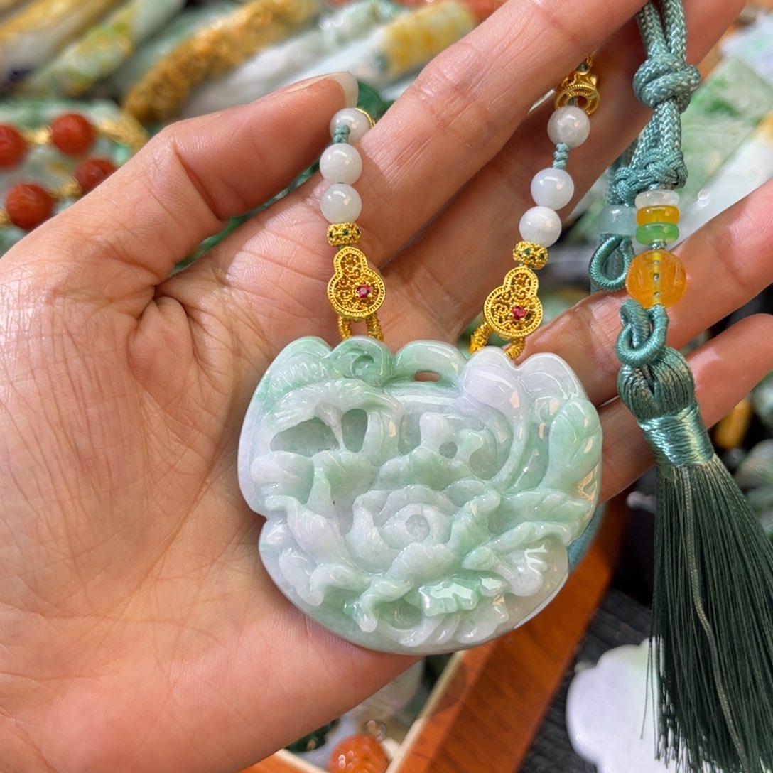 翡翠颈饰未镶嵌待编款