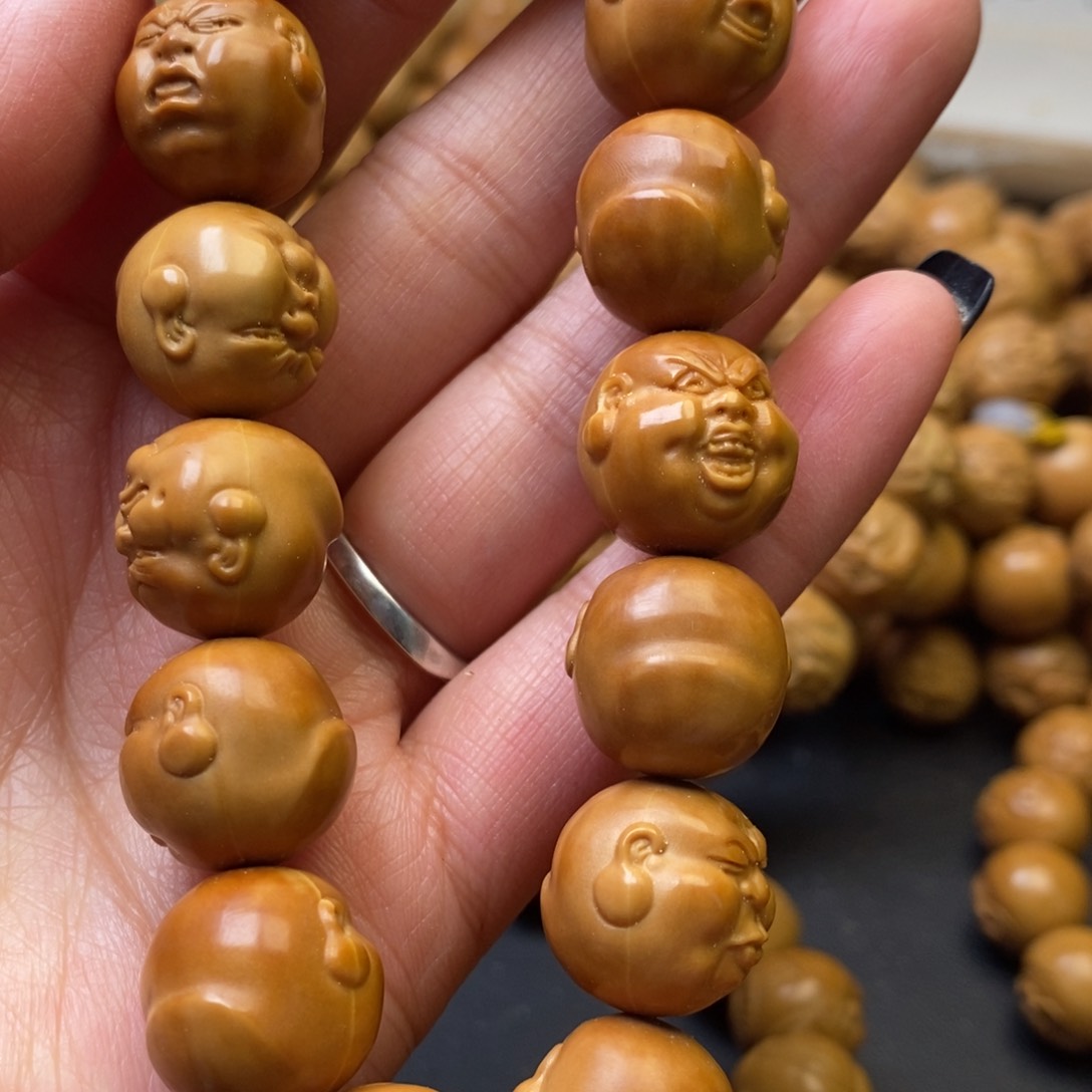 猴头核桃吊坠微上色需要自己重穿