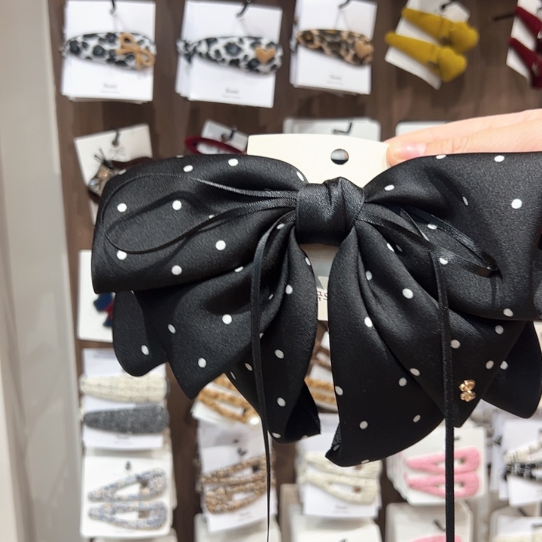 布艺非金属波点蝴蝶结弹簧夹