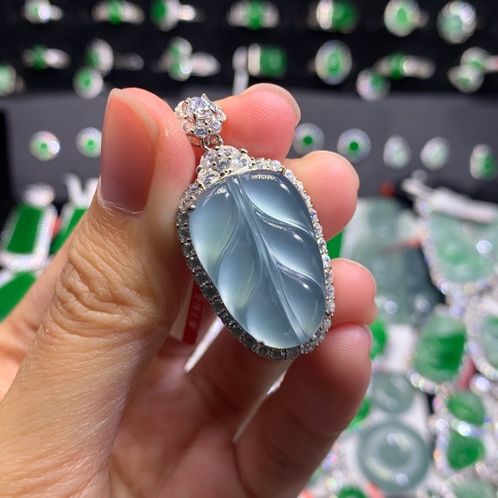 【闪购商品】翡翠颈饰银S925镶嵌天然翡翠