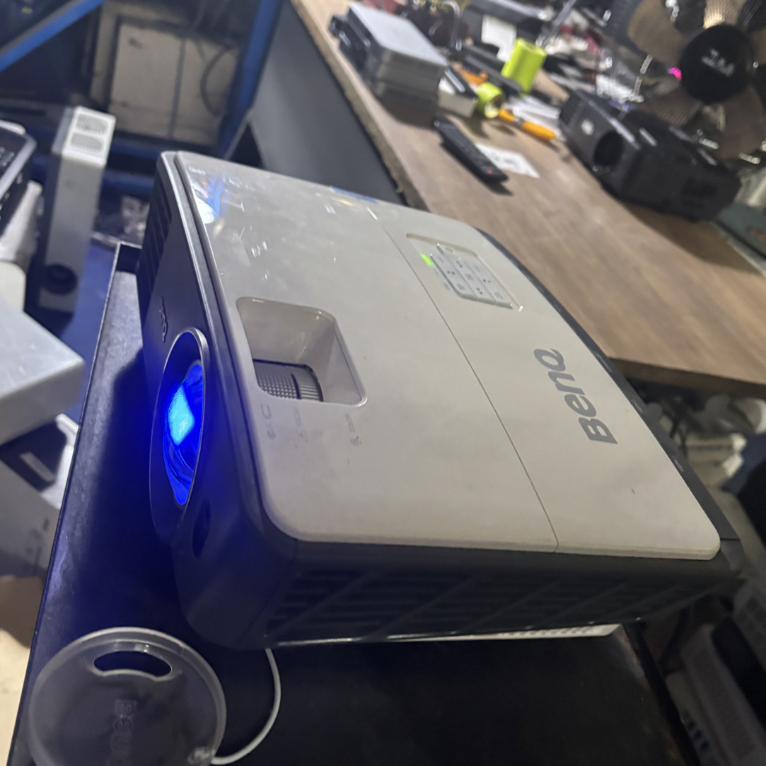 二手 明基1280.720投影仪 运费自理