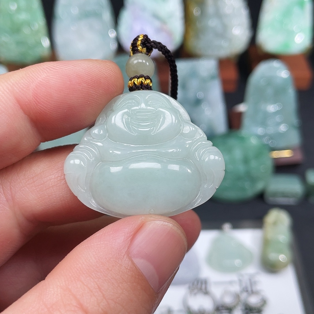 翡翠未镶嵌颈饰佛公