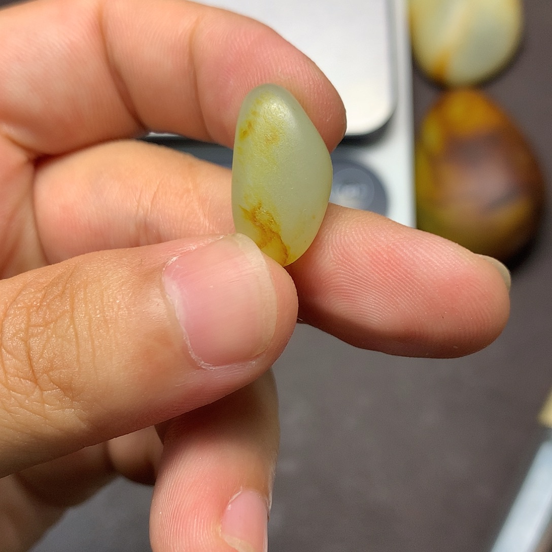 和田玉（糖玉）未镶嵌挂件