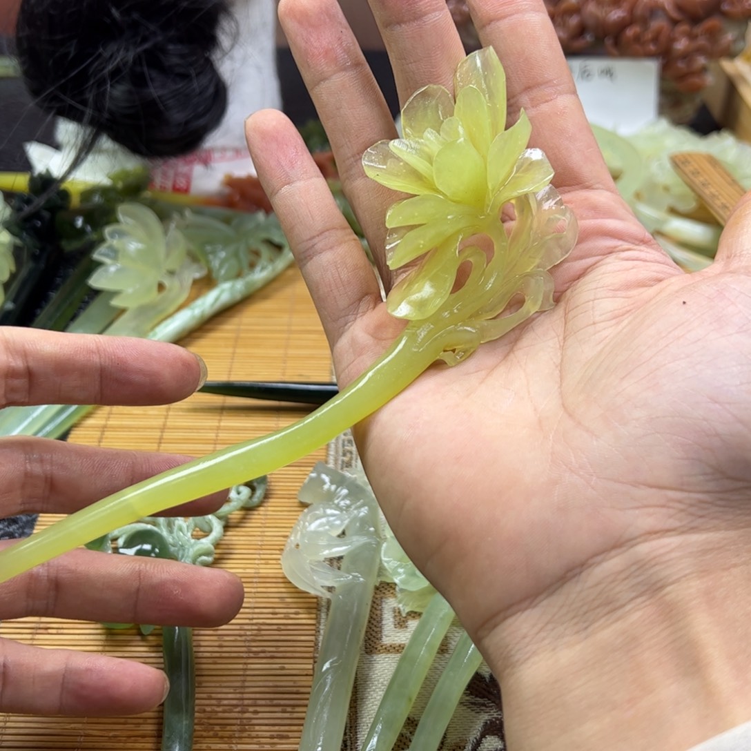 蛇纹石玉未镶嵌发簪