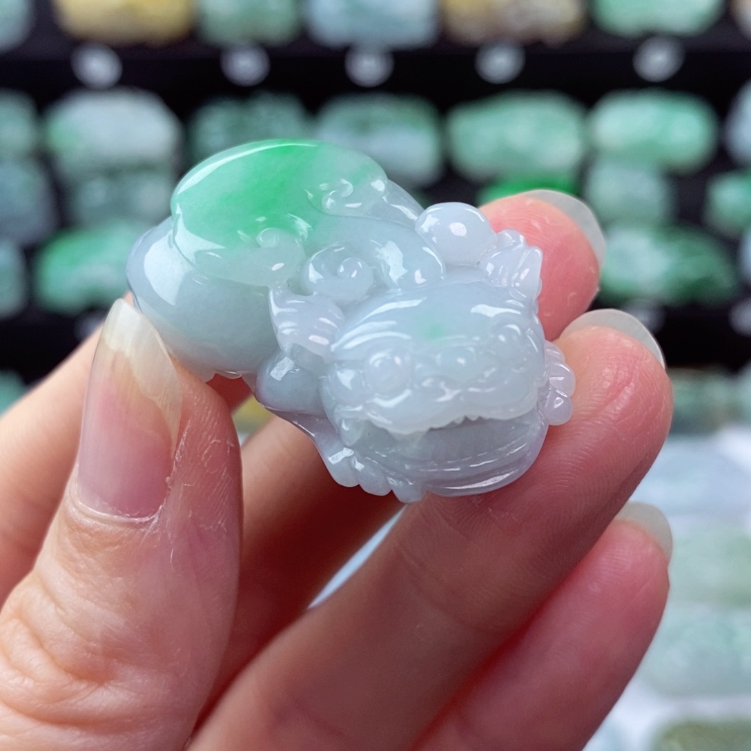 翡翠颈饰未镶嵌天然