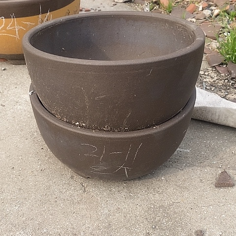 中国宜兴紫砂花盆，