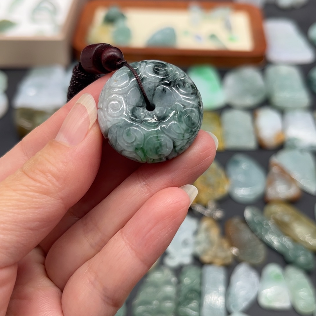 翡翠未镶嵌颈饰仿古扣