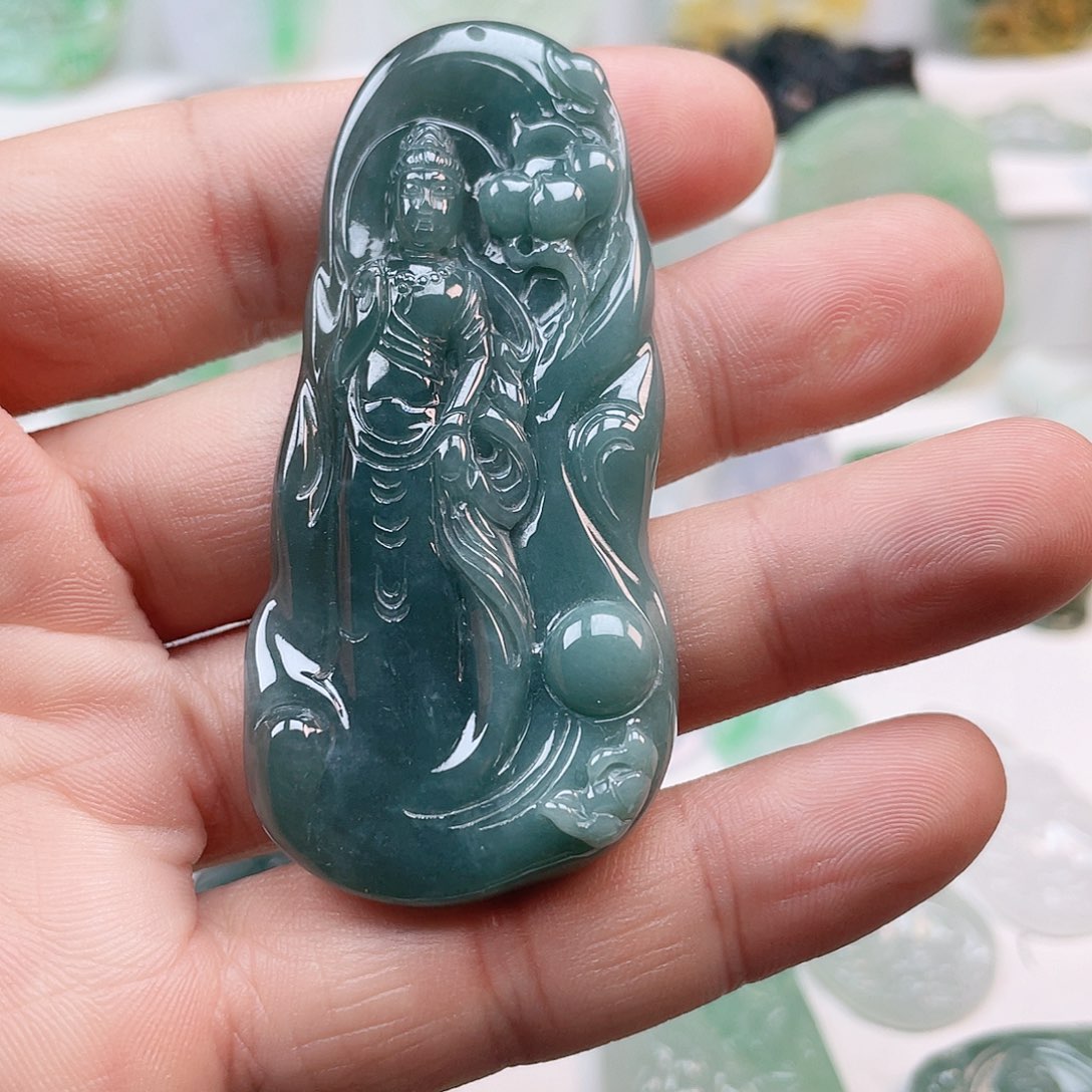 翡翠颈饰未镶嵌观音