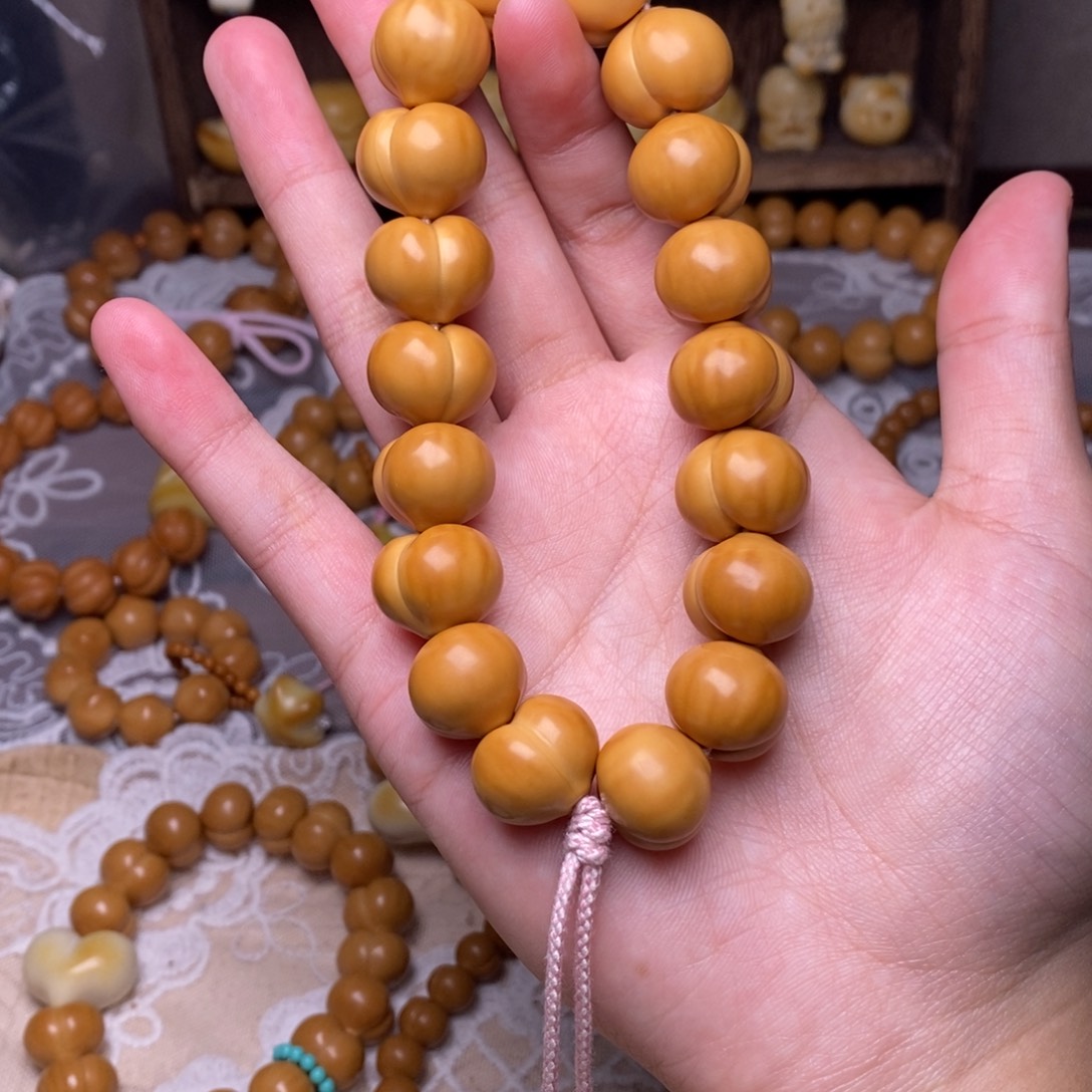 猴头核桃把件屁桃