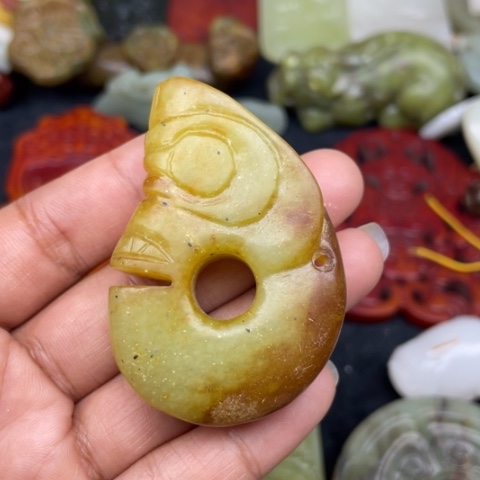 蛇纹石玉未镶嵌颈饰102