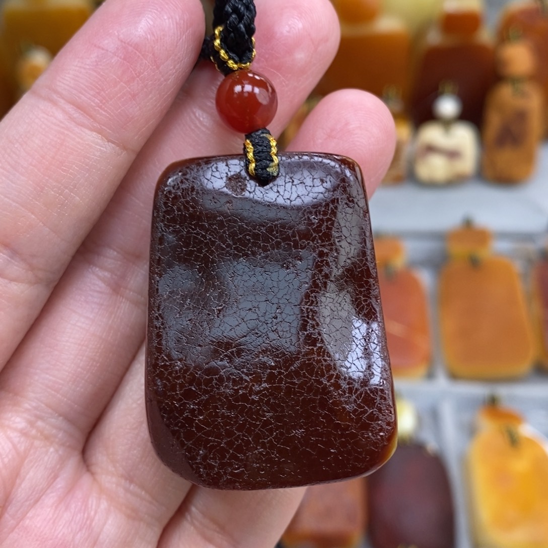 蜜蜡未镶嵌珠宝奇石