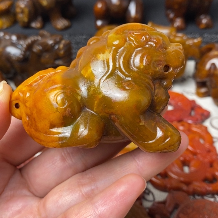 未镶嵌蛇纹石玉颈饰53