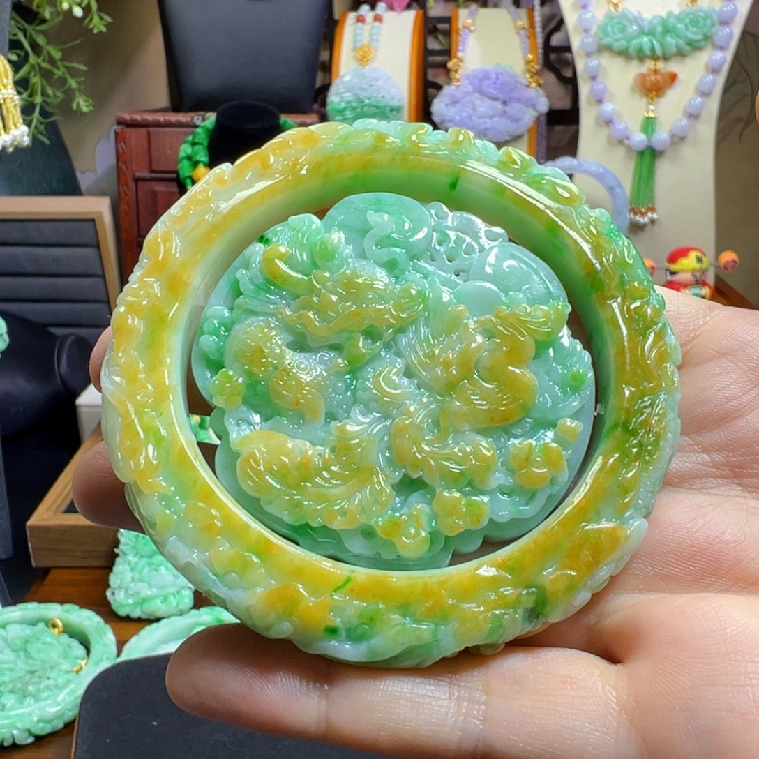 开***堂翡翠未镶嵌毛衣链冰