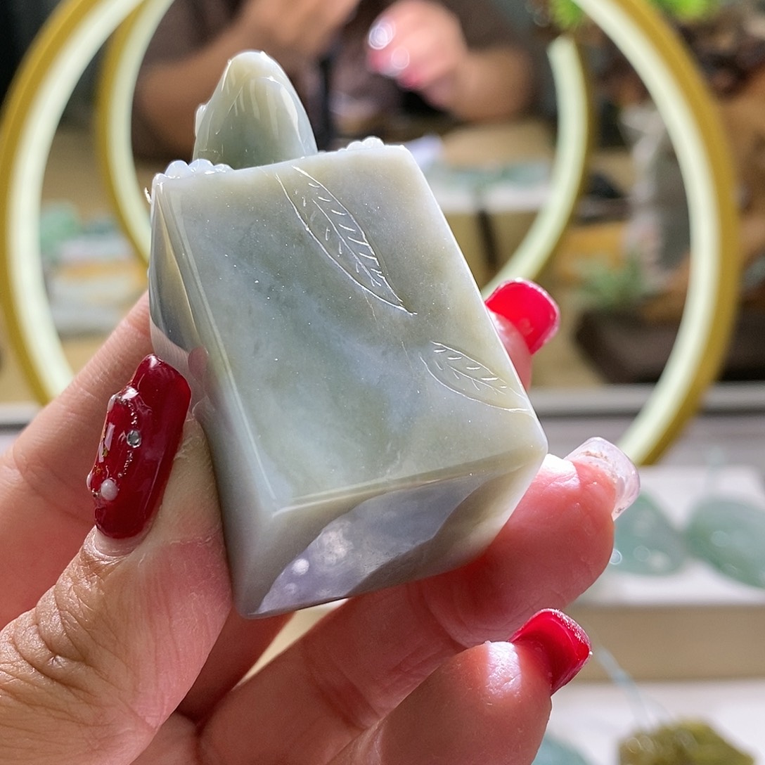 【闪购商品】翡翠颈饰未镶嵌印章