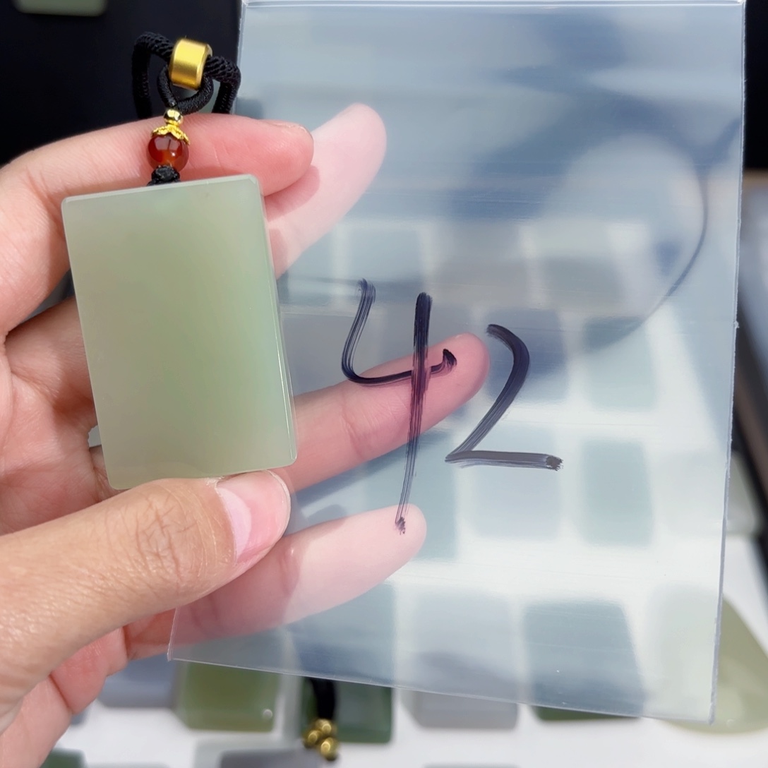 和田玉随形未镶嵌那*年