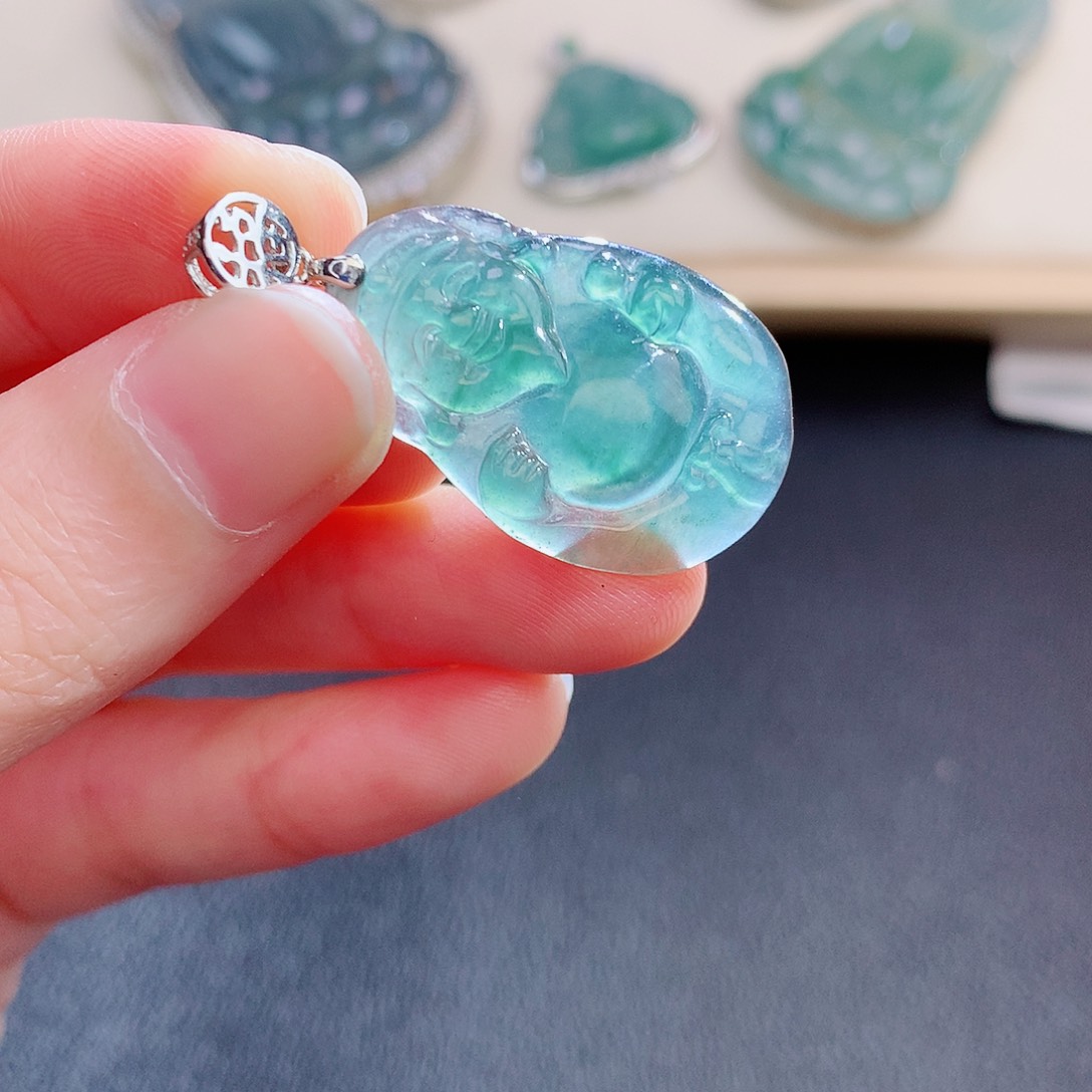 翡翠颈饰未镶嵌翡翠