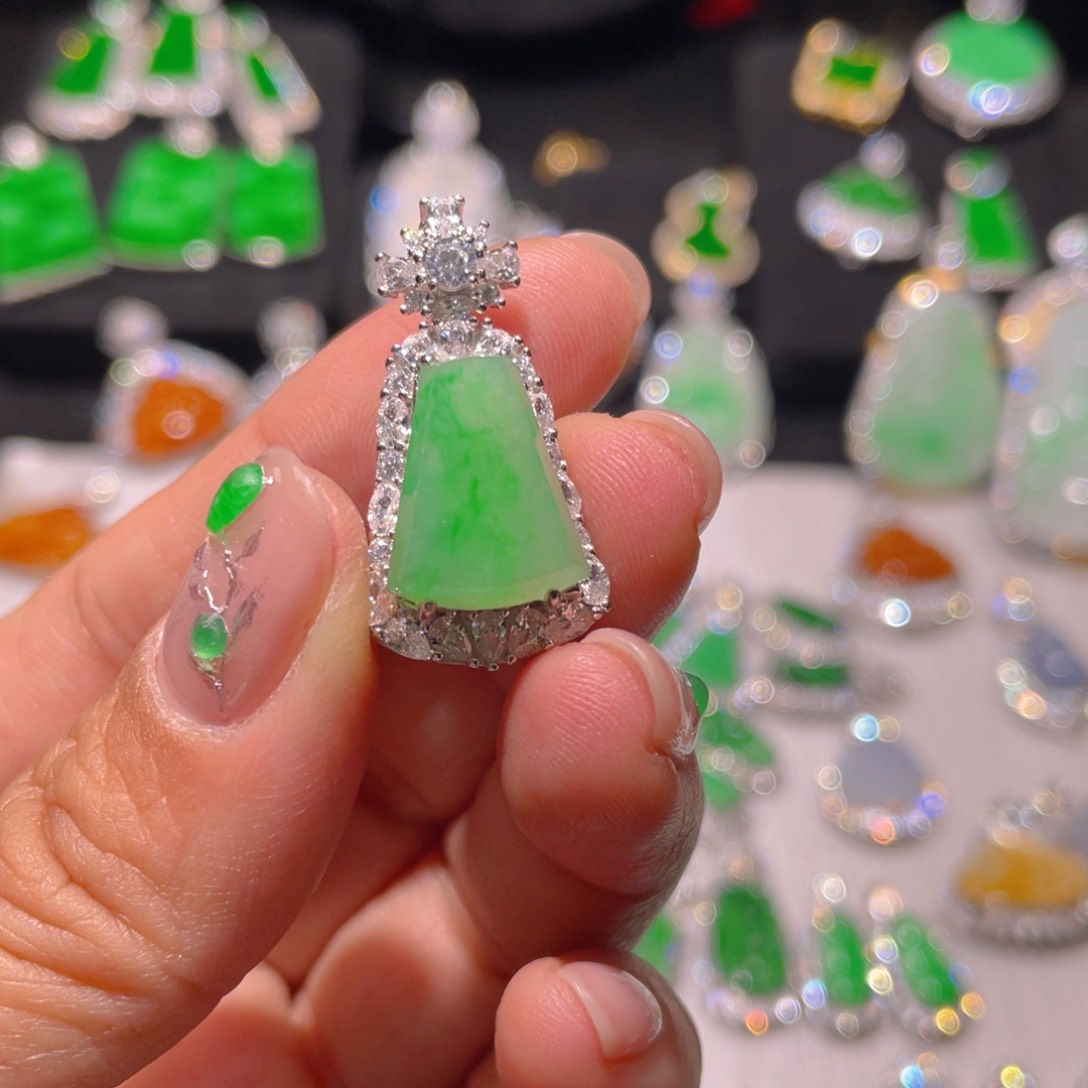 翡翠颈饰银S925镶嵌精品