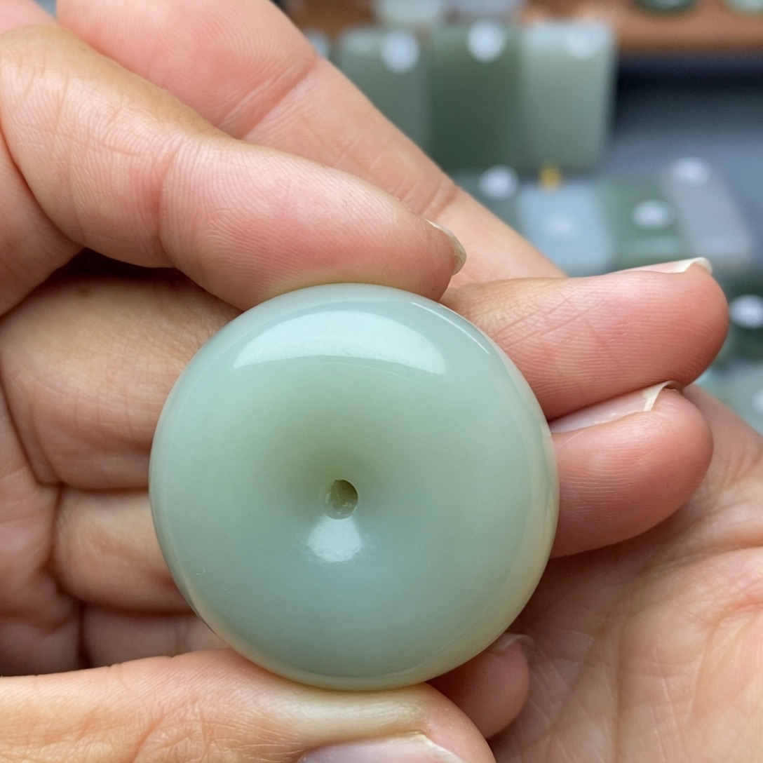 和田玉颈饰未镶嵌白**欢