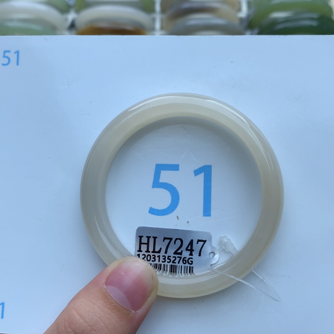 和田玉手镯未镶嵌再***钟