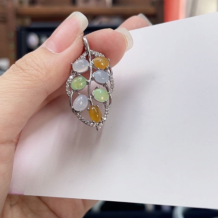 翡翠未镶嵌颈饰天然Ａ货翡翠