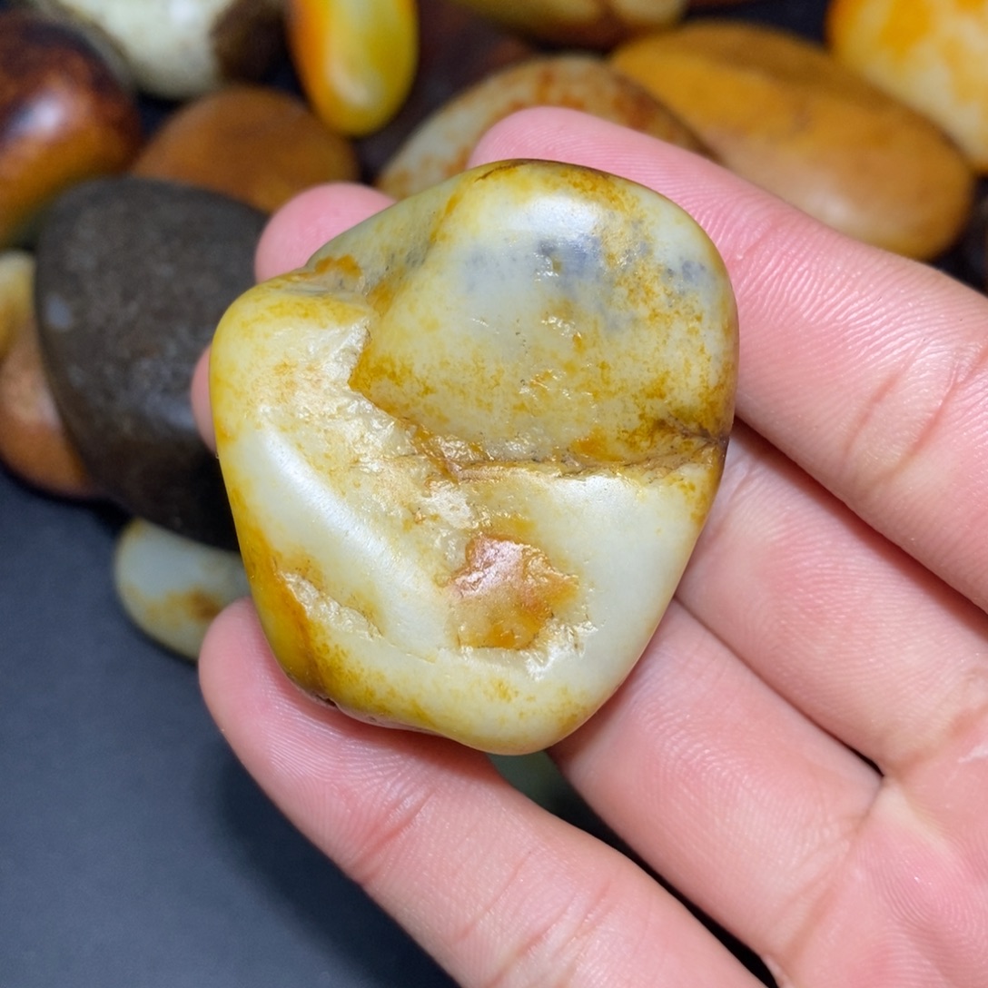 和田玉未镶嵌珠宝奇石