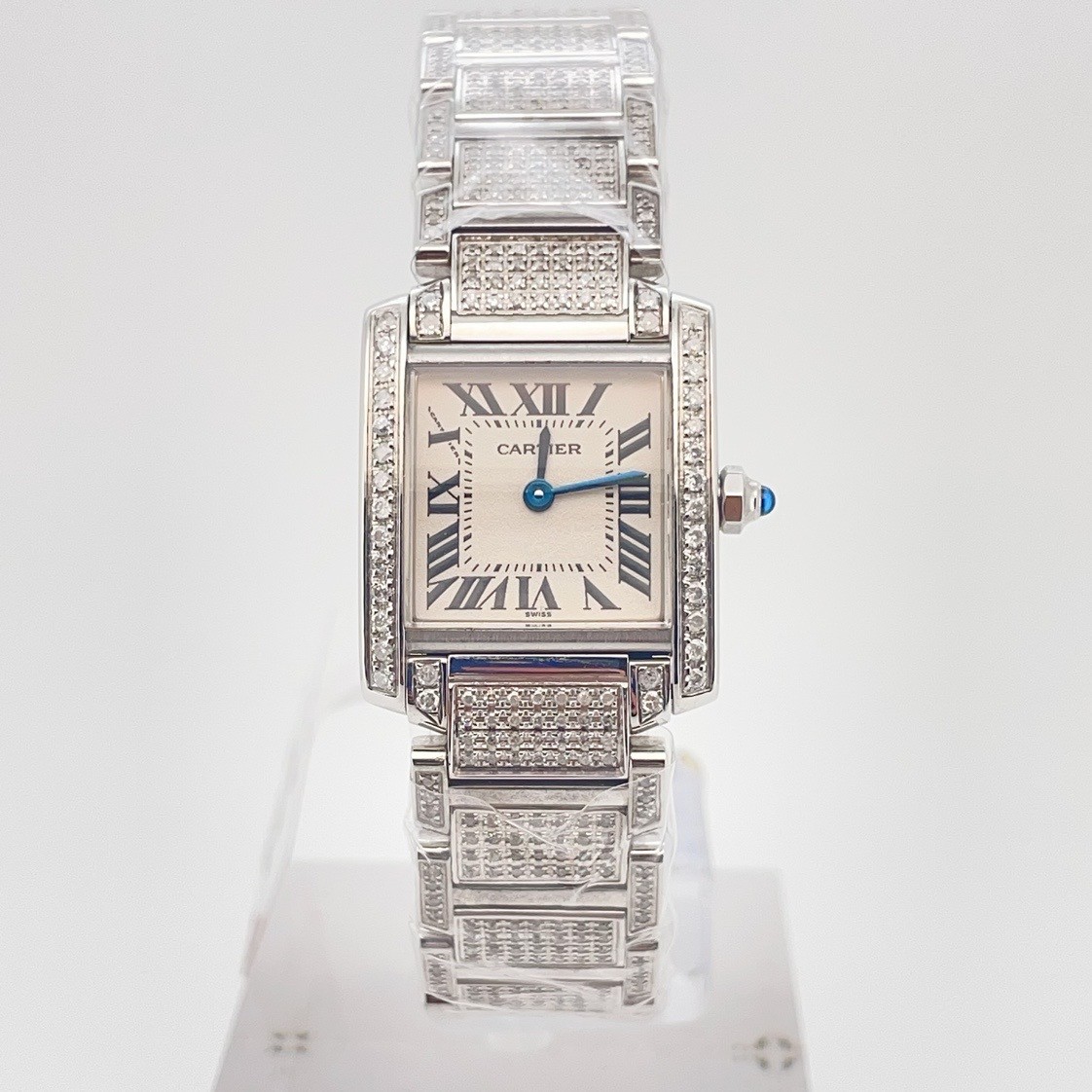 99新 Cartier/卡地亚 石英  后钻20*17mm/公价82999/jm3498